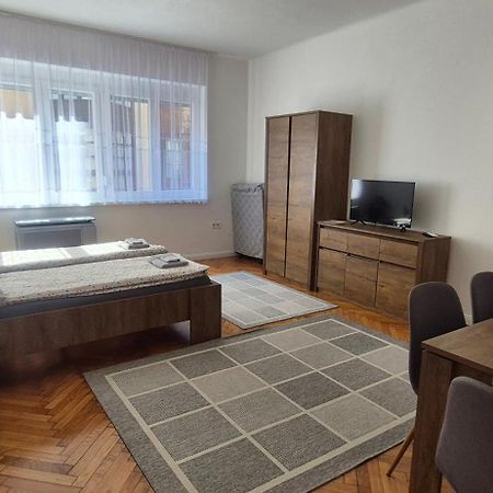 Downtown Studio Apartman 페치 외부 사진