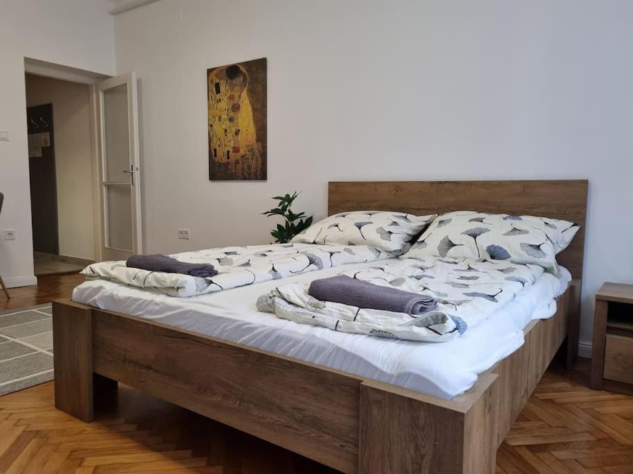 Downtown Studio Apartman 페치 외부 사진