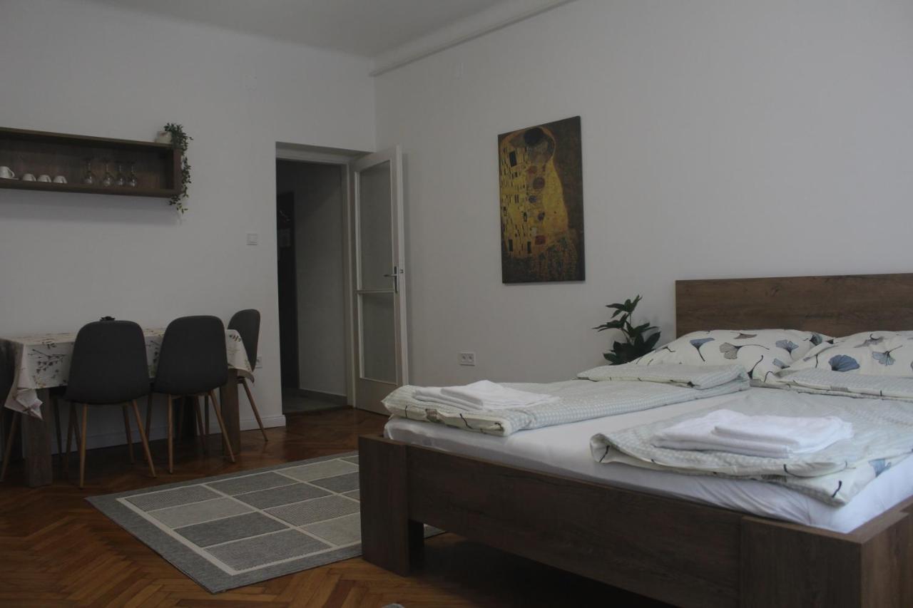 Downtown Studio Apartman 페치 외부 사진